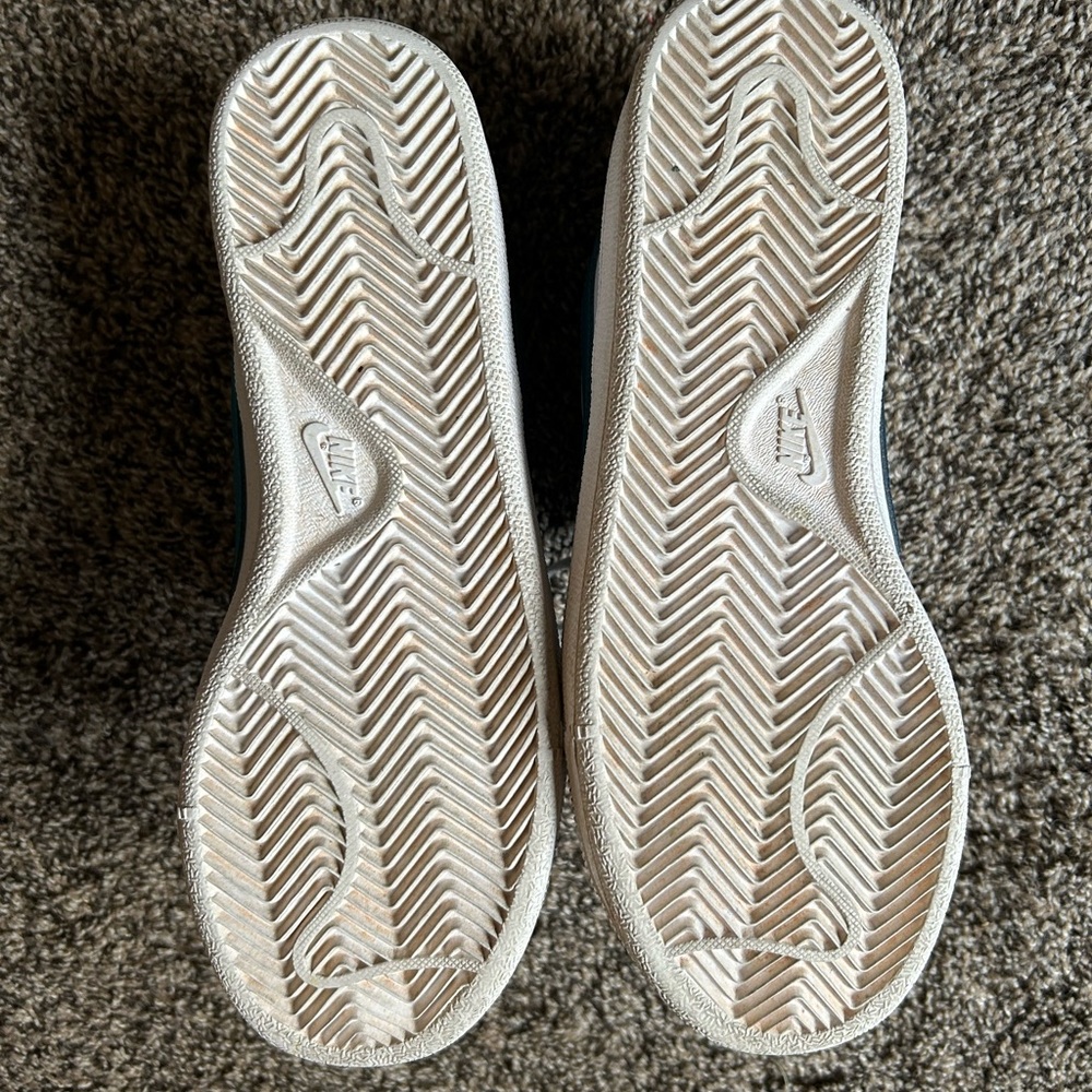 Woman’s Nike Court Royale Shoes - Picture 3 of 7